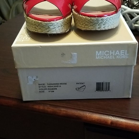 Michael Kors Red Cassandra Heels Size 9.5M - Picture 2 of 7
